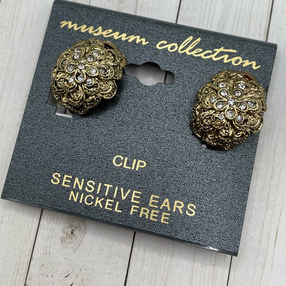 NWT Museum Collection Floral Goldtone/Crystal Clip Earrings